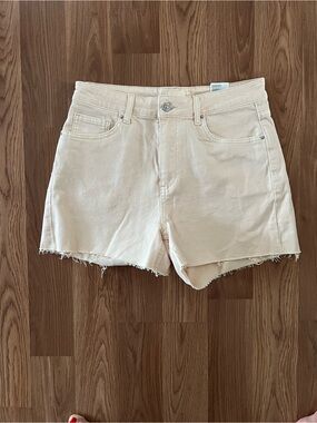 H&M Cream Raw-Hem Denim Shorts